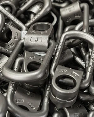 Almacén de cáncamos de elevación semiterminados y stock