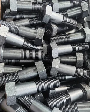 Almacén de cáncamos de elevación semiterminados y stock